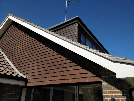 AK Roofing &amp; Guttering Ltd photo 1