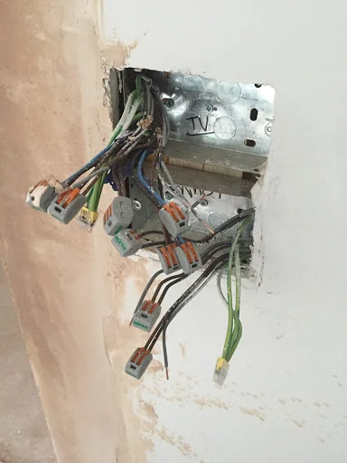 Shine Electrics photo 2