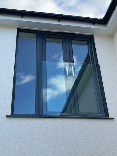 1st Class Glass photo 3