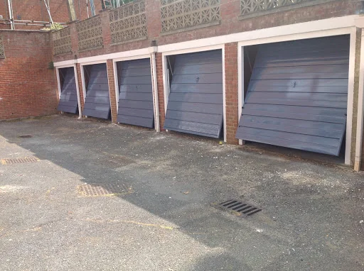 B &amp; S Decorators photo 7