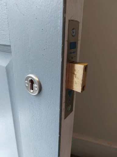 Lucy Locksmith photo 5