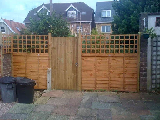 T R Fencing photo 3