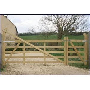 B &amp; M Fencing Ltd photo 4