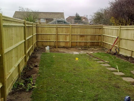 Smart Fencing and Landscaping photo 3