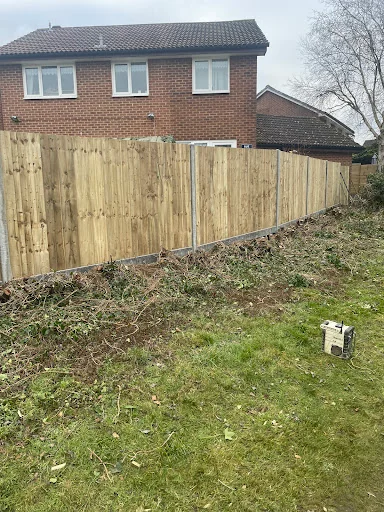 R &amp; G Fencing photo 2