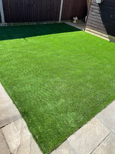 R &amp; G Fencing photo 4