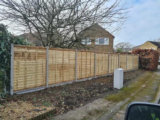 R &amp; G Fencing photo 6