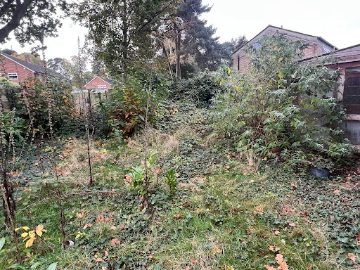 D G Parker Grounds &amp; Garden Maintenance photo 1