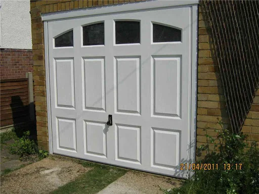 AGG Garage Doors (Yateley) photo 3