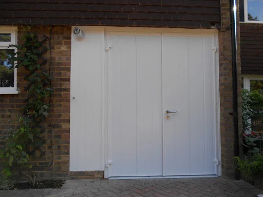 Complete Garage Doors Ltd photo 1