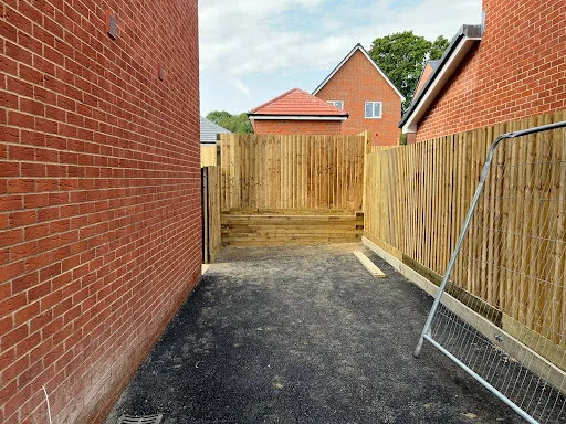 BERKSHIRE FENCING PROJECTS LIMITED photo 2