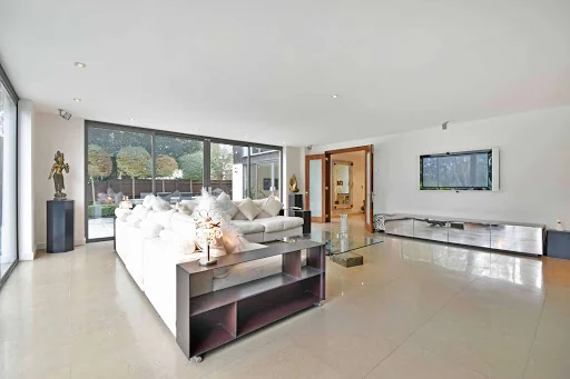 J Hayes Painters &amp; Decorators photo 2