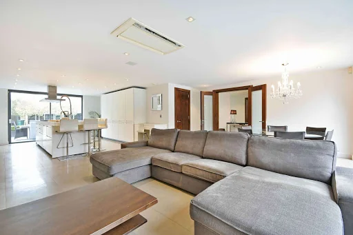 J Hayes Painters &amp; Decorators photo 4