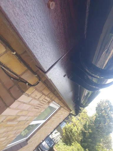 L W Roofing &amp; Guttering LTD photo 1