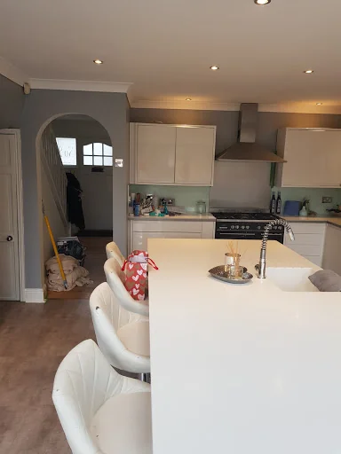 Lady painters photo 1