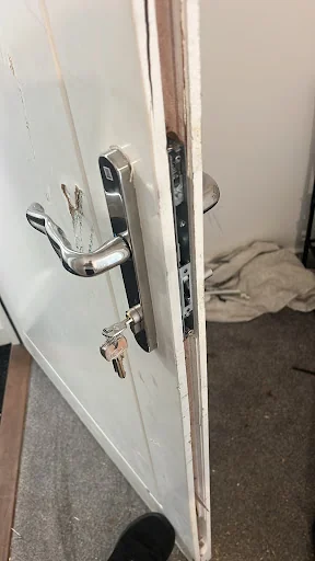 Safe Home Locksmiths Ltd photo 7