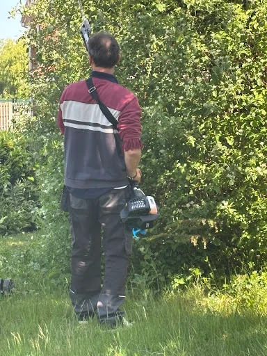 Lady Painter &amp; Decorator photo 5