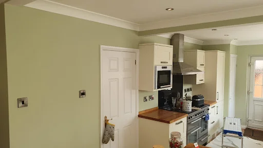 Rae of Colour photo 1