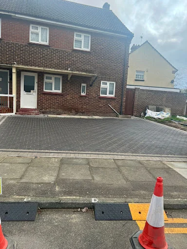 Paramount Paving And Landscaping Ltd photo 3