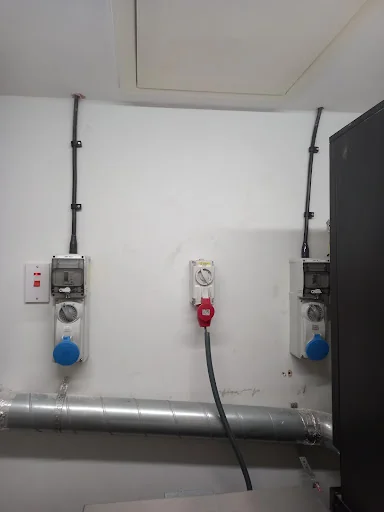 Aaron Lincoln Electrical Services photo 4