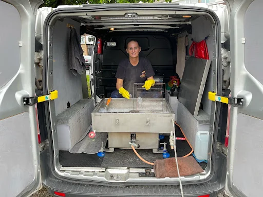 The Professional Oven Cleaner photo 2