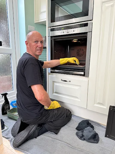 The Professional Oven Cleaner photo 7