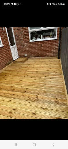 L&amp;M Fencing photo 4