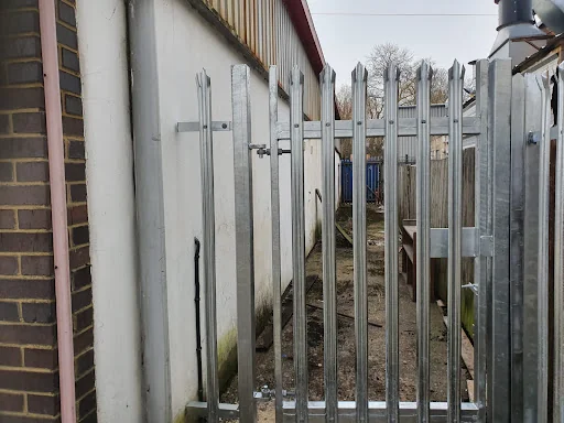 BARLOW FENCING photo 2