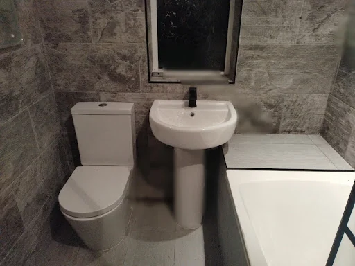 Roy's Rooms Ltd photo 4