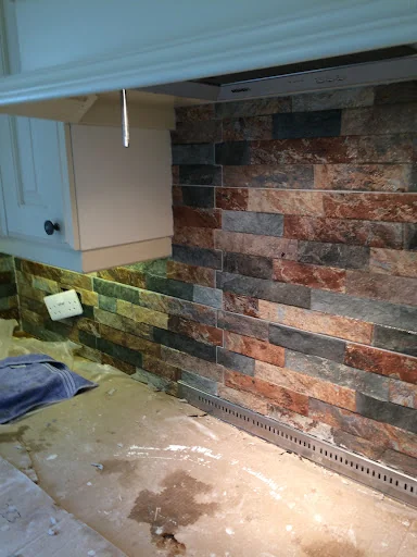 Ceramic tiler photo 1