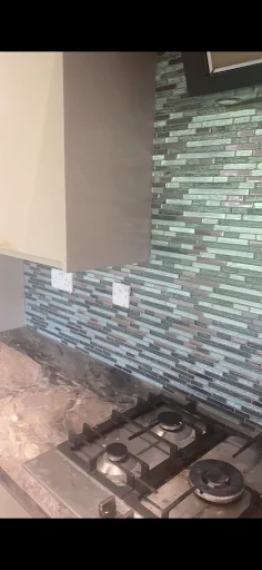 Ceramic tiler photo 3