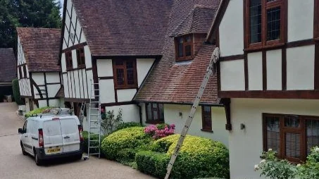 D L Welsh Decorators Ltd