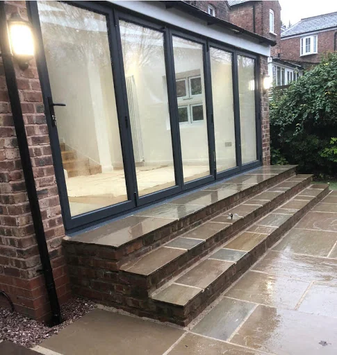 Esquire Building & Construction Ltd