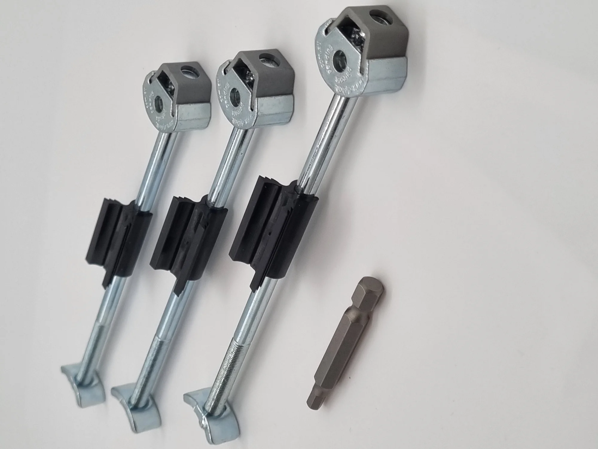 Zipbolt PPQT10.858ZIPCLIP Worktop Connectors for 22mm Worktops 164mm Zinc Plated 3 Pack