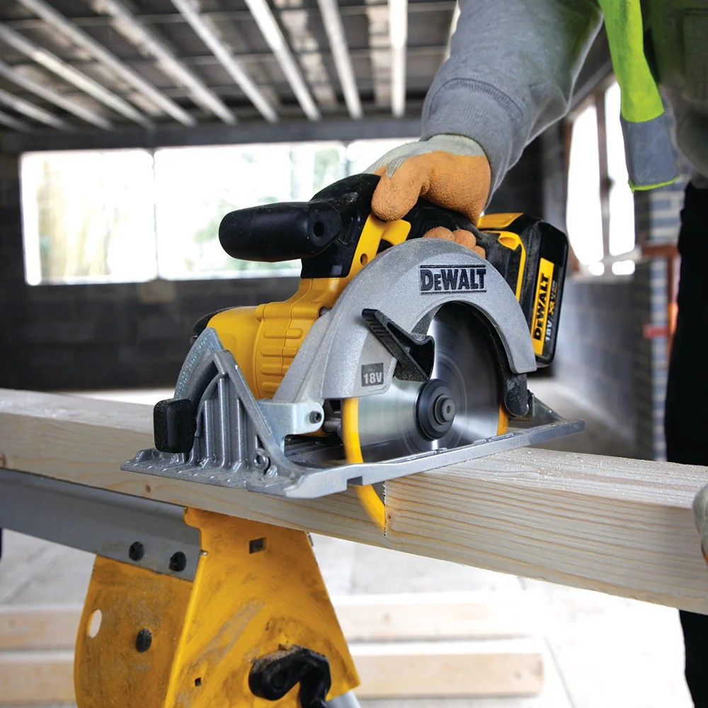 DeWalt 18V Xr Circular Saw Body Only DCS391N-XJ